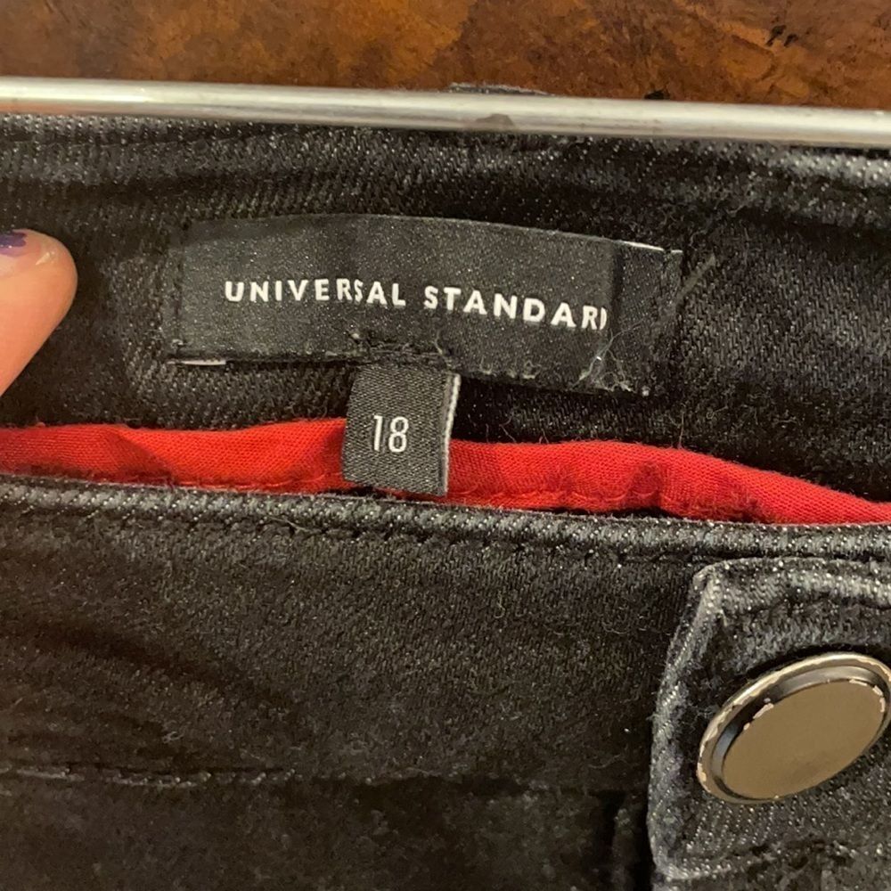 UNIVERSAL Standard black jeans - Picture 3 of 9